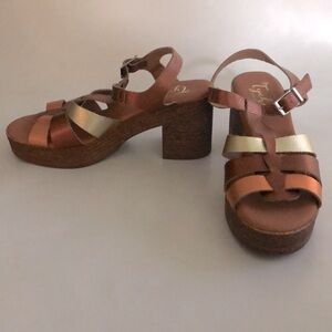 Tyche 38 Metallic Strappy Sandals Leather Adjustable clasp platform Excellent